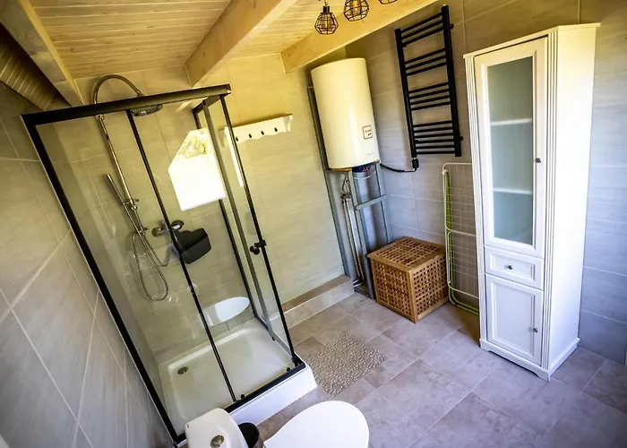 Zastan Nyaraló Międzywodzie